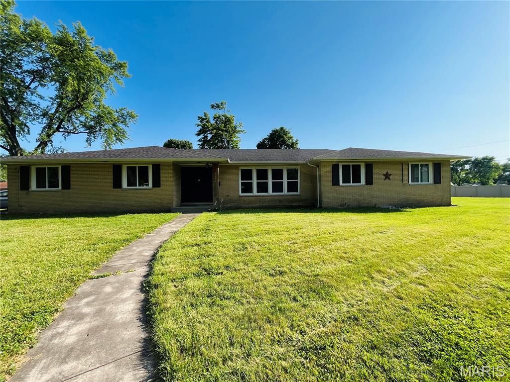 1616 Wellington Drive, Granite City, IL 62040