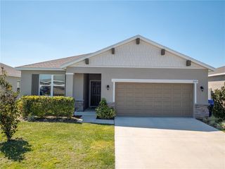 2715 ROWAN STREET, Tavares, FL 32778