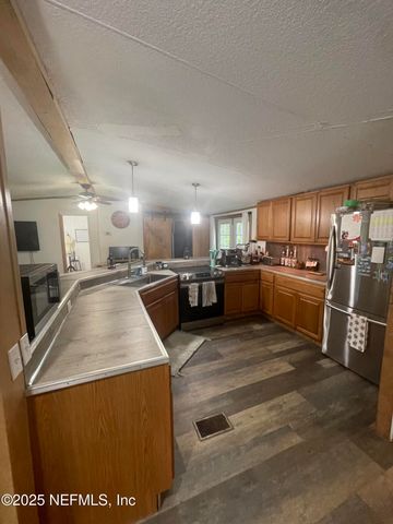 785 HIGHWAY 17, Palatka, FL 32177