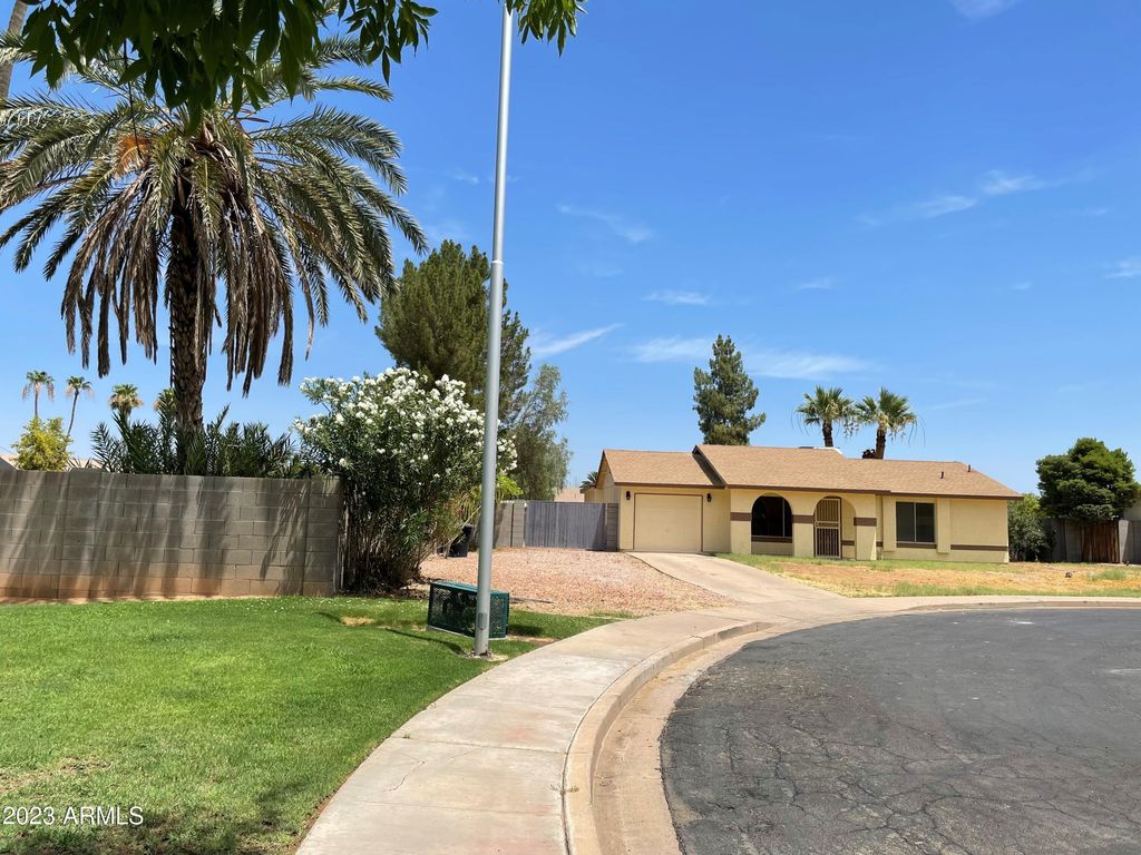 2834 E JUANITA Avenue, Mesa, AZ 85204 — exterior
