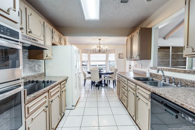 2011 Broken Oak, San Antonio, TX 78232