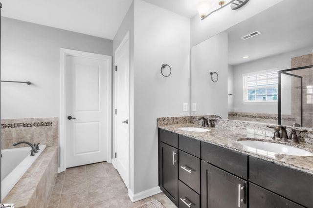 331 Kelsey Glen Lane, Simpsonville, SC 29681