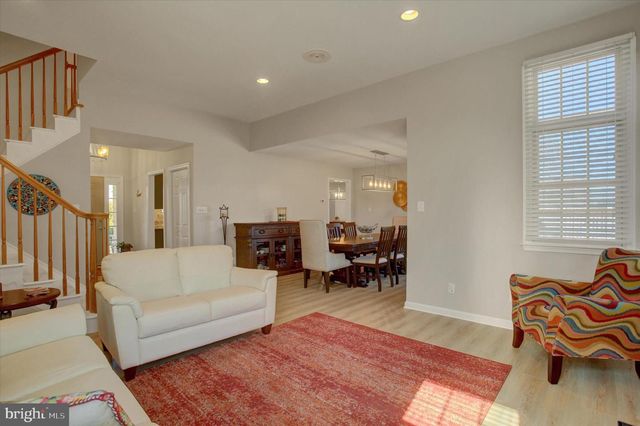 7107 FAIRWAY DR S, Fayetteville, PA 17222