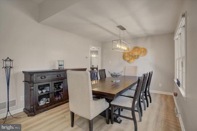 7107 FAIRWAY DR S, Fayetteville, PA 17222