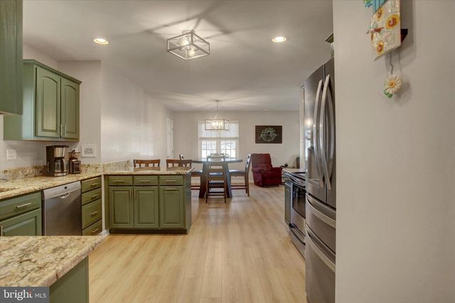 7107 FAIRWAY DR S, Fayetteville, PA 17222