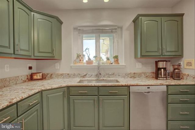 7107 FAIRWAY DR S, Fayetteville, PA 17222