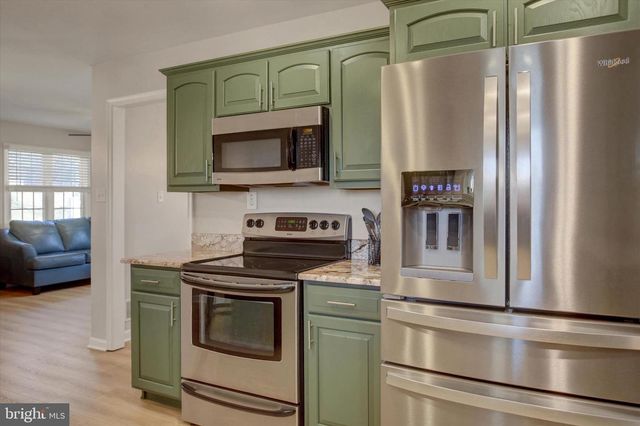 7107 FAIRWAY DR S, Fayetteville, PA 17222