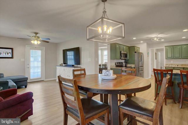 7107 FAIRWAY DR S, Fayetteville, PA 17222