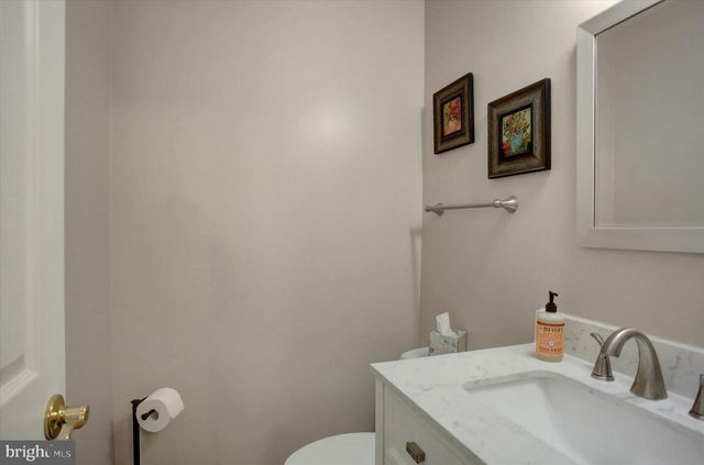 7107 FAIRWAY DR S, Fayetteville, PA 17222