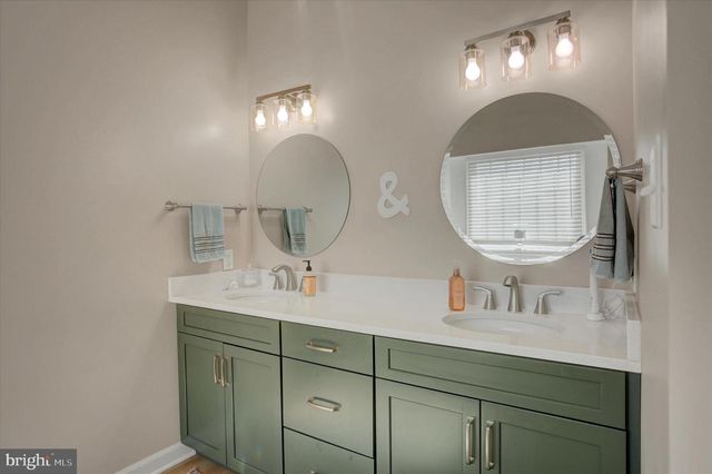 7107 FAIRWAY DR S, Fayetteville, PA 17222