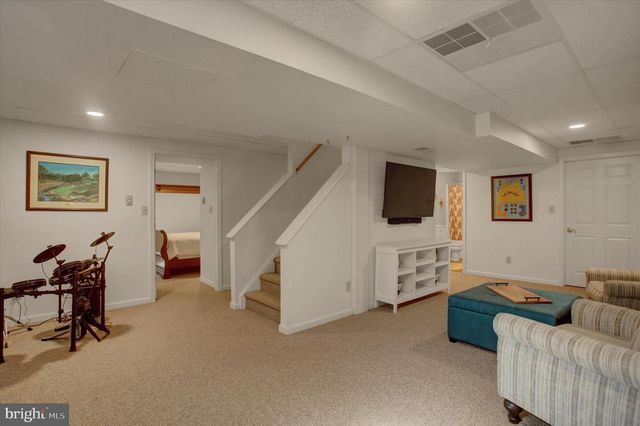 7107 FAIRWAY DR S, Fayetteville, PA 17222