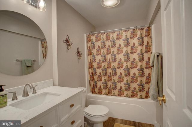 7107 FAIRWAY DR S, Fayetteville, PA 17222