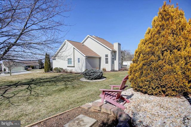 7107 FAIRWAY DR S, Fayetteville, PA 17222