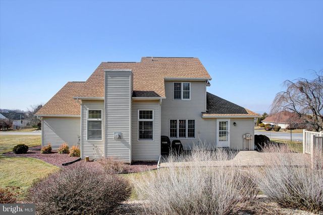 7107 FAIRWAY DR S, Fayetteville, PA 17222