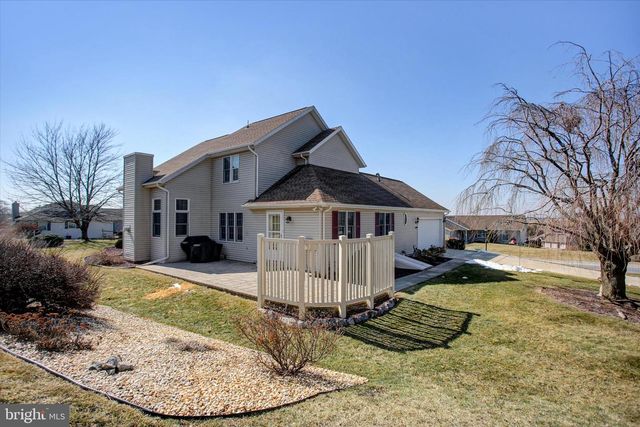 7107 FAIRWAY DR S, Fayetteville, PA 17222