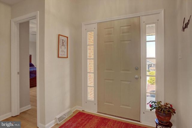 7107 FAIRWAY DR S, Fayetteville, PA 17222