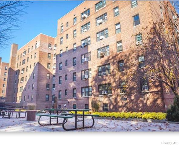 30 Ehrbar Ave 102, Mount Vernon, NY 10552