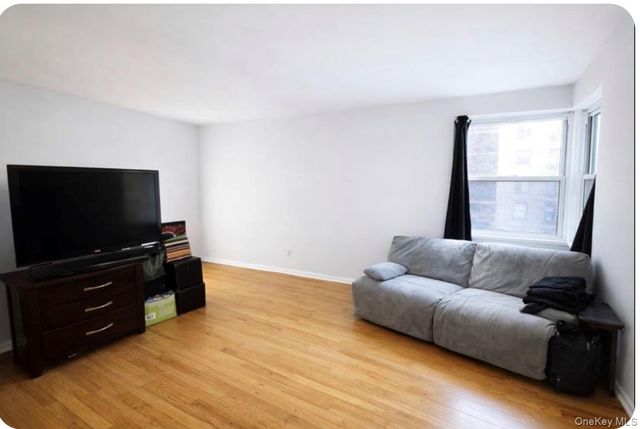 30 Ehrbar Ave 102, Mount Vernon, NY 10552