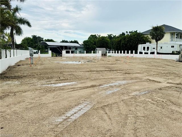 326 SHORE DR, Fort Myers, FL 33905