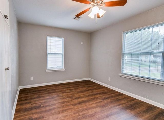 213 W Jacobs Drive, Midwest City, OK 73110