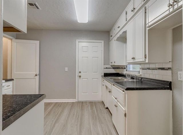 213 W Jacobs Drive, Midwest City, OK 73110