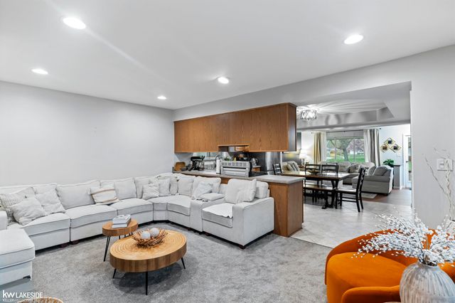 34489 Coachwood Drive, Sterling Heights, MI 48312