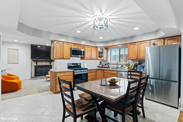 34489 Coachwood Drive, Sterling Heights, MI 48312