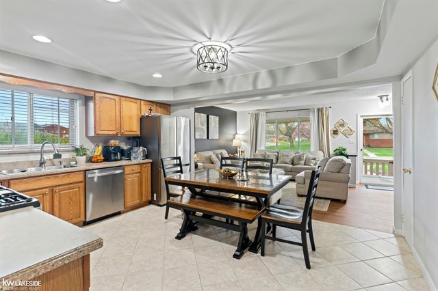 34489 Coachwood Drive, Sterling Heights, MI 48312