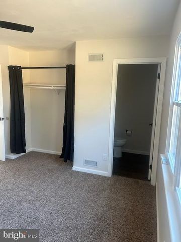 10 IVY LN, Sicklerville, NJ 08081