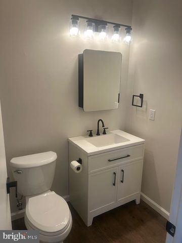 10 IVY LN, Sicklerville, NJ 08081