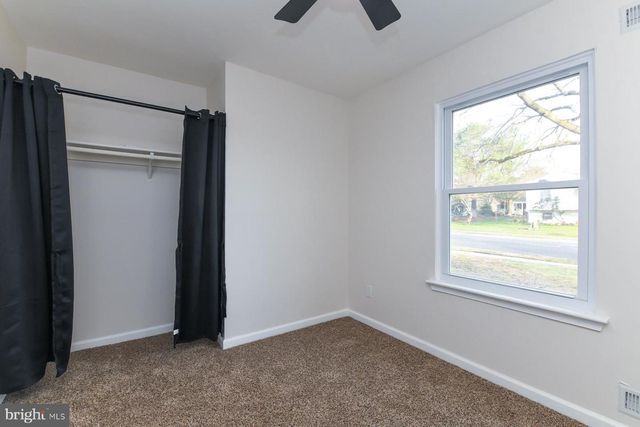 10 IVY LN, Sicklerville, NJ 08081