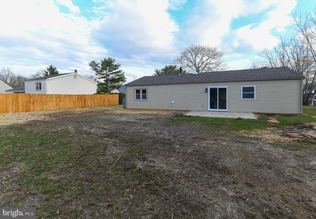 10 IVY LN, Sicklerville, NJ 08081