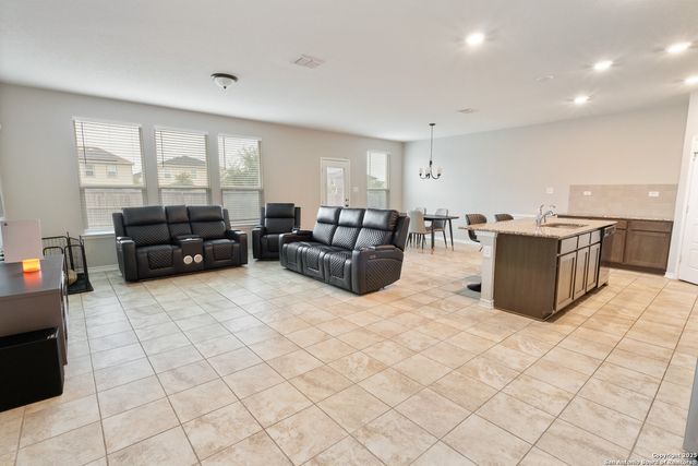 3006 Old Almonte Dr, San Antonio, TX 78224