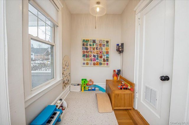 36 Grand Avenue 2, Scarsdale, NY 10583