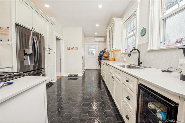 36 Grand Avenue 2, Scarsdale, NY 10583