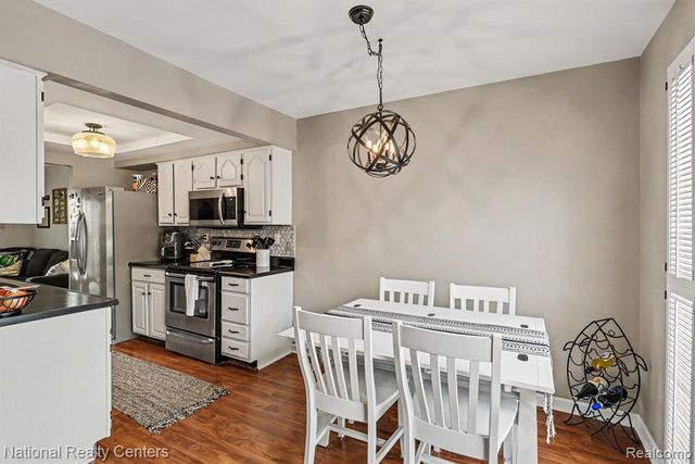 753 Oak Brook Ridge Drive, Rochester Hills, MI 48307