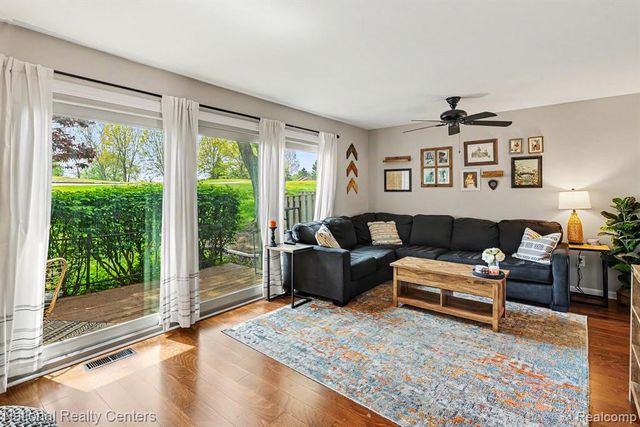 753 Oak Brook Ridge Drive, Rochester Hills, MI 48307
