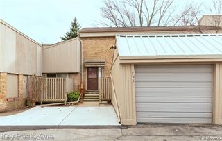753 Oak Brook Ridge Drive, Rochester Hills, MI 48307