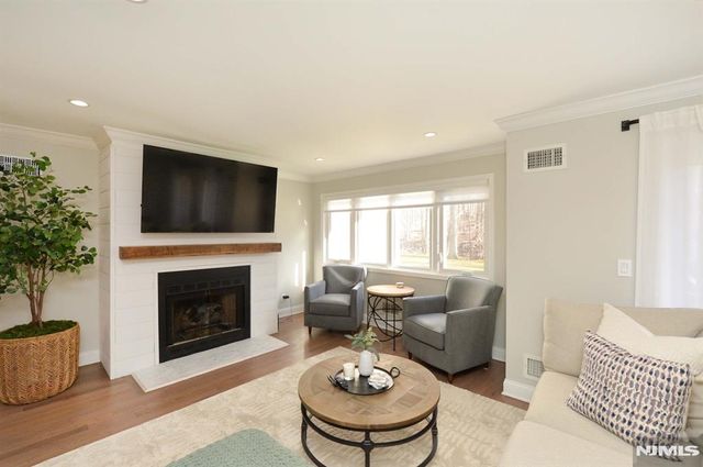 44 Peach Hill Court, Ramsey, NJ 07446