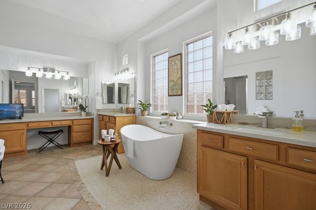 1947 Grovespring Street, Las Vegas, NV 89135