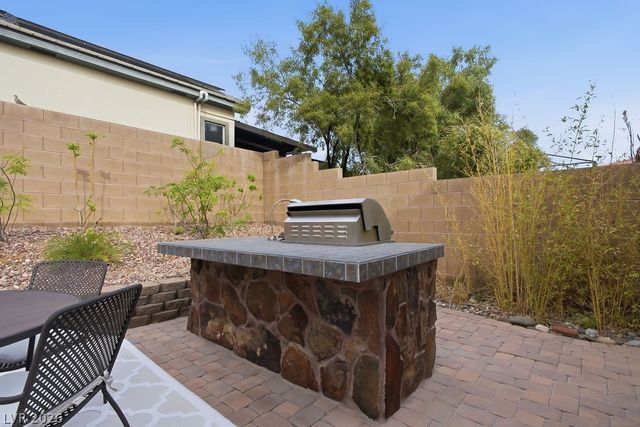 1947 Grovespring Street, Las Vegas, NV 89135