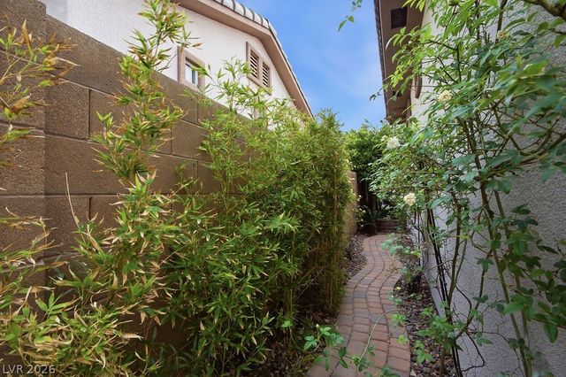 1947 Grovespring Street, Las Vegas, NV 89135