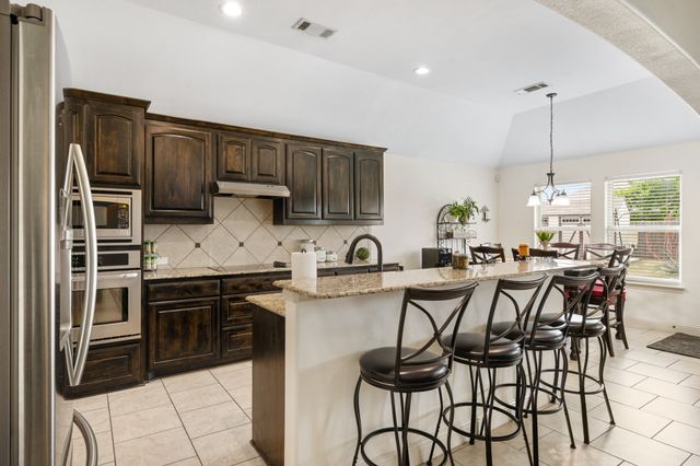 1688 Pecos Court, Burleson, TX 76028