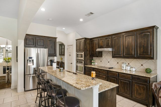 1688 Pecos Court, Burleson, TX 76028