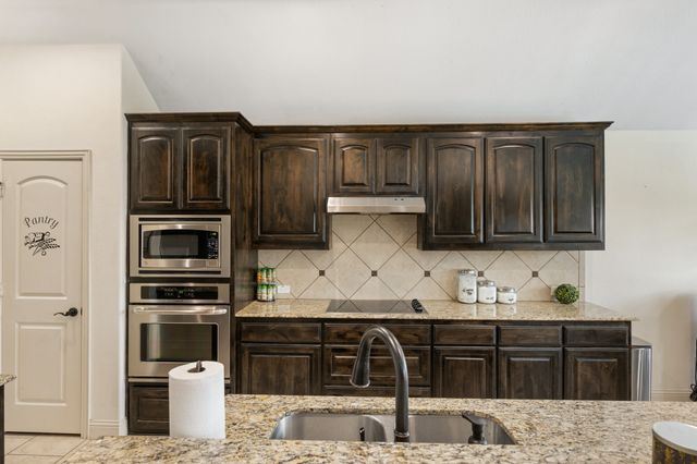 1688 Pecos Court, Burleson, TX 76028