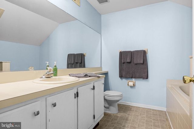 2901 YARMOUTH LN, Mount Laurel, NJ 08054