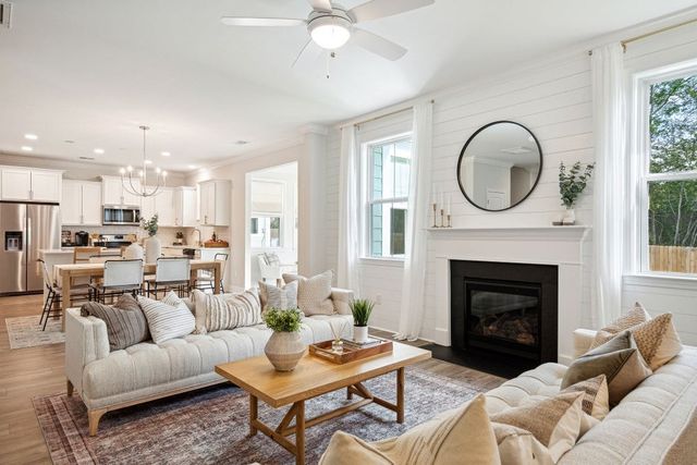 1417 Charles Dr, Chapel Hill, TN 37034