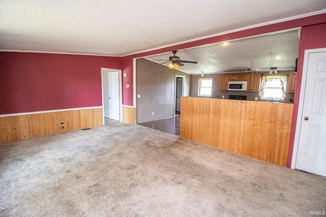 825 Rockshire Court, Gas City, IN 46933