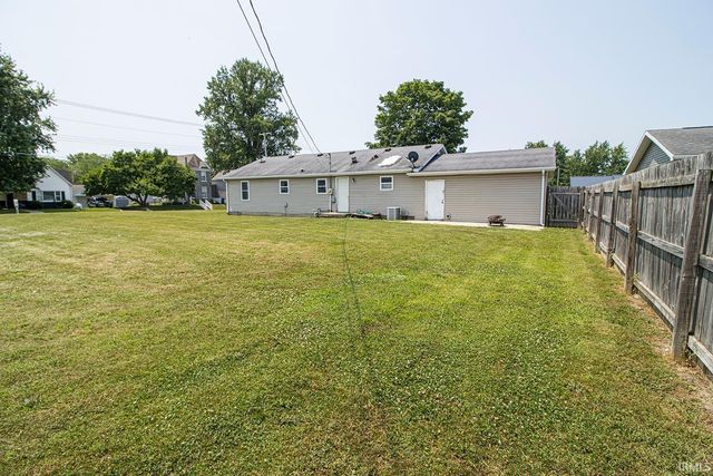 825 Rockshire Court, Gas City, IN 46933