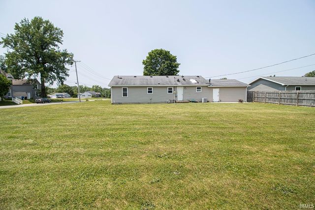 825 Rockshire Court, Gas City, IN 46933
